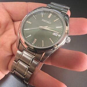 Seiko Essentials Green Dial Mens Quartz Watch #SUR527